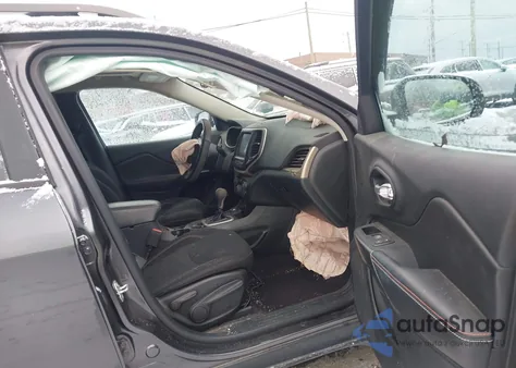 2016 Jeep Cherokee 75Th Anniversary from USA, damaged, VIN 1C4PJMCS4GW276883